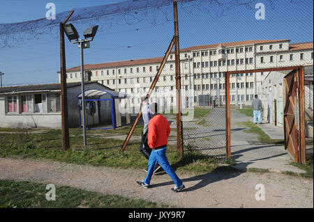 Saint-Martin-de-Re auf 2015/10/02: Gefangene im Hof des Gefängnisses. Stockfoto