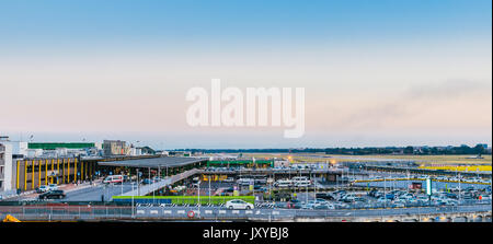 Mailand Linate in Mailand, Italien ist ein kleiner Flughafen in der Nähe des Zentrums der Wartung Kurz- und Mittelstrecken Destinationen in Europa Stockfoto