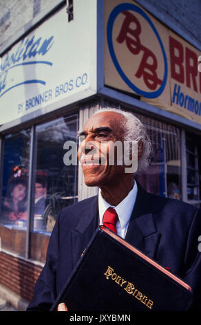 Nathaniel Bronner der Bronner Brüder Kosmetik bei seinem Auburn Avenue Store in Atlanta, Georgia Stockfoto