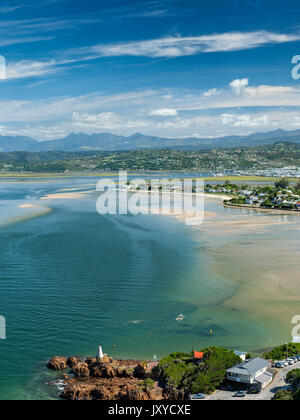 Die Knysna Lagune von Knysna Heads, Garden Route, Provinz Westkap, Südafrika gesehen. Stockfoto