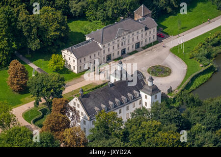 Schloss Borbeck, barocke Wasserschloss, Haupthaus und eine längliche, landwirtschaftliche Gebäude, geschweiften Giebel, Schlosspark ist konzipiert als englischer Landschaft Garde Stockfoto