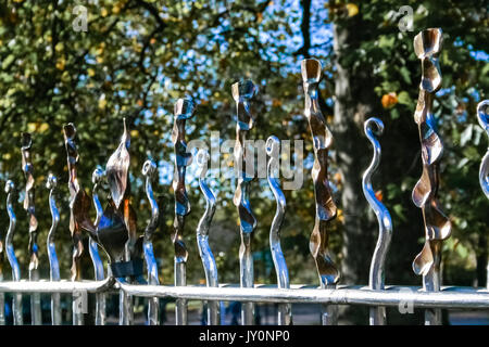 Von der Queen Elizabeth Gate ay Hyde Park Corner in London Detail Stockfoto