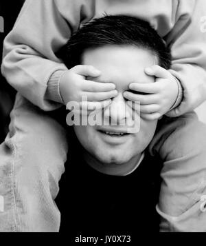 Die Augen des Vaters Sohn Stockfoto