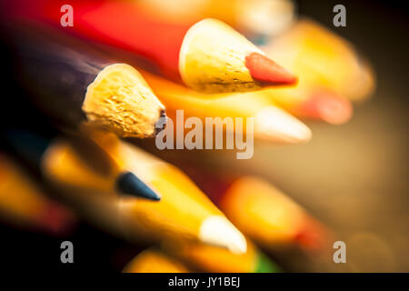 Wies Bündel bleistift Farben shot mit Motion blur Effekt. Stockfoto