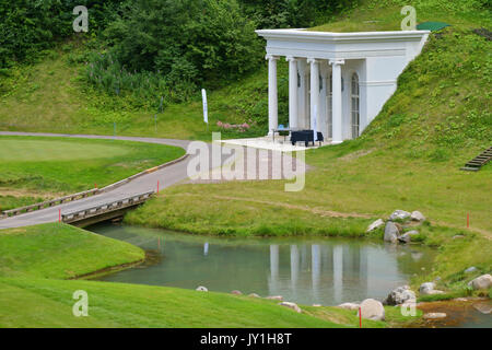 Tseleevo, Moskauer Gebiet, Russland - Juli 24, 2014: Arbor im Tseleevo Golf & Polo Club während der M2M-russischen Öffnen. Diese internationale Golf Tournamen Stockfoto