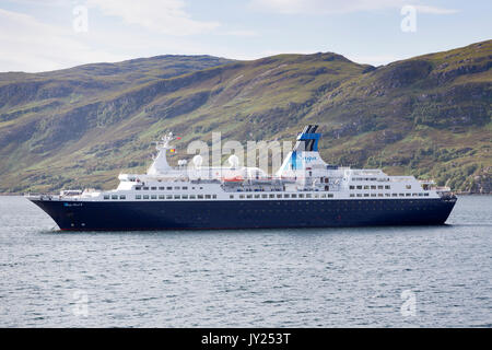 Die Saga Pearl II Passagierschiff gerade weg von Ullapool, Westküste von Schottland, Vereinigtes Königreich verankert Stockfoto