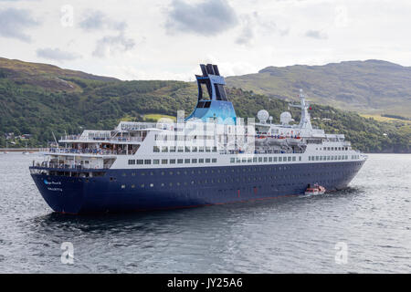 Die Saga Pearl II Passagierschiff gerade weg von Ullapool, Westküste von Schottland, Vereinigtes Königreich verankert Stockfoto