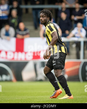 Fankaty DABO (auf Darlehen von Chelsea) von Vitesse im Freundschaftsspiel zwischen Lesen und Vitesse Arnheim am Adams Park, High Wycombe, England am 29. Stockfoto