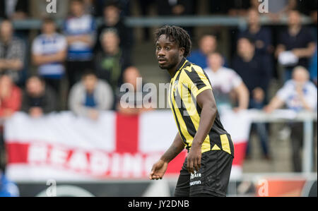 Fankaty DABO (auf Darlehen von Chelsea) von Vitesse im Freundschaftsspiel zwischen Lesen und Vitesse Arnheim am Adams Park, High Wycombe, England am 29. Stockfoto