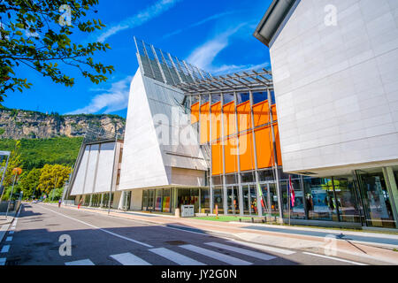 Trento, Italien, 14. August 2017: Außen von MUSE moderne Museum für Naturkunde - Gebäude von dem berühmten Architekten Renzo Piano entworfen Stockfoto