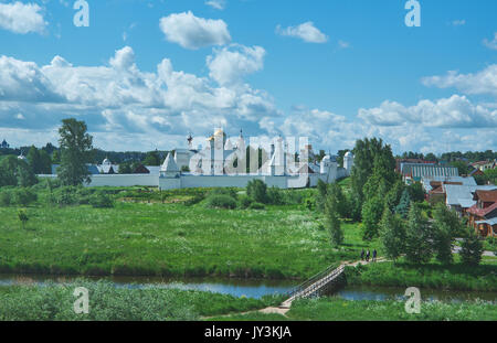 St. Pokrowski weiblichen Kloster in Susdal. Golden Ring von Russland Reisen Stockfoto