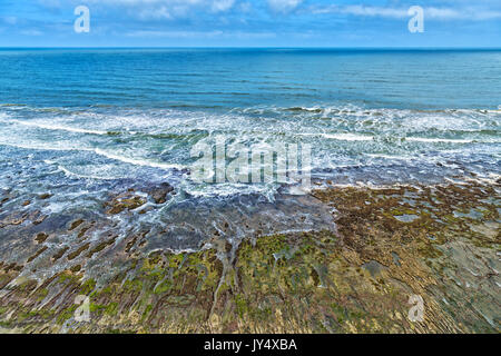 Schönen Meereslandschaft mit bewölkt blauer Himmel. Atlantikküste Marokko. Stockfoto