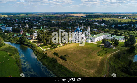 Vladimir. 17 Aug, 2017. Luftbild am 12.08.17, 2017 zeigt Kreml Susdal, Russland. Credit: Bai Xueqi/Xinhua/Alamy leben Nachrichten Stockfoto