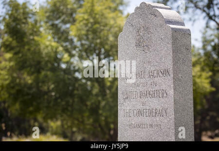 August 17, 2017 - San Diego, Kalifornien, USA - August 17, 2017 - San Diego, CA - ein Denkmal für verbündete Soldaten steht am Mt. Hoffe, Friedhof, eine Stadt - im Besitz und betrieben Memorial Park in San Diego. Das Denkmal wurde im Jahr 1901 von den Vereinigten Töchter der Konföderation. Foto von David Poller (Credit Bild: © David Poller über ZUMA Draht) Stockfoto