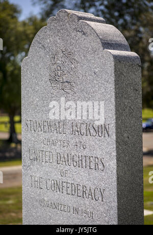 August 17, 2017 - San Diego, Kalifornien, USA - August 17, 2017 - San Diego, CA - ein Denkmal für verbündete Soldaten steht am Mt. Hoffe, Friedhof, eine Stadt - im Besitz und betrieben Memorial Park in San Diego. Das Denkmal wurde im Jahr 1901 von den Vereinigten Töchter der Konföderation. Foto von David Poller (Credit Bild: © David Poller über ZUMA Draht) Stockfoto