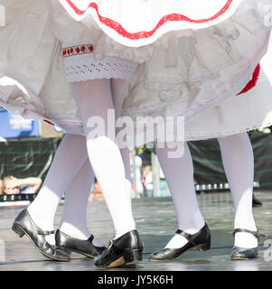 Tänzer aus Ungarn im Jahr 2017 Billingham Internationale Folklore Festival der Welt tanzen. Billingham, England, UK. Stockfoto