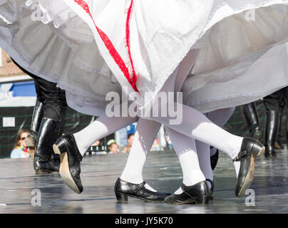 Tänzer aus Ungarn im Jahr 2017 Billingham Internationale Folklore Festival der Welt tanzen. Billingham, England, UK. Stockfoto