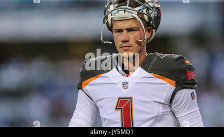 August 17, 2017: Tampa Bay kicker Zach Hocker während des Warm-ups, bevor ein NFL preseason Spiel gegen gegen die Jacksonville Jaguars in Jacksonville, FL. Gary McCullough/CSM Stockfoto