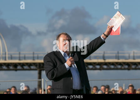 Tausende von Menschen nehmen an der Rallye als John Prescott Adressen die Massen Southport Strand. Jeremy's Besuch ist Teil einer Tour der wichtigsten rn Sitze und spiegelt den bemerkenswerten Anstieg der Arbeitskräfte innerhalb der Stadt in den letzten zwei Jahren oder so. 2015 In der Labour Party bei den Parlamentswahlen Kandidatin für Southport, Liz Savage, verdoppelt Stimmen der Partei und dann fast wiederholte dieses Kunststück auch in diesem Jahr wieder bei der Zweiten kam zum ersten Mal seit John Prescott hier im Jahr 1966 stand. MediaWorldImages/AlamyLiveNews. Stockfoto