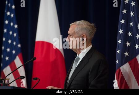 Us-Verteidigungsminister Jim Mattis, während einer gemeinsamen Pressekonferenz im Anschluss an die US-japanischen Sicherheit Beratende Ausschuss Sitzungen an der Abteilung der Zustand August 17, 2017 in Washington, D.C. Stockfoto