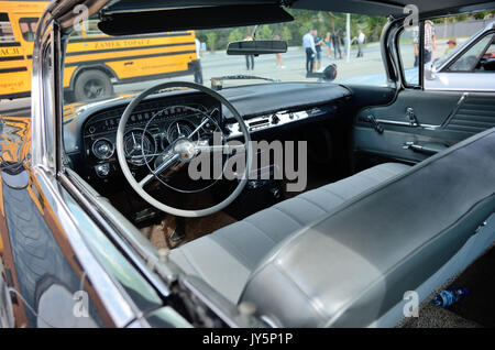 Wroclaw, Polen. 18 August, 2017. Motoclassic - Oldtimer Rallye in Wroclaw, Polen. Im Bild: Oldtimer Lenkrad und Armaturenbrett. Credit: Bartlomiej Magierowski/Alamy Leben Nachrichten. Stockfoto