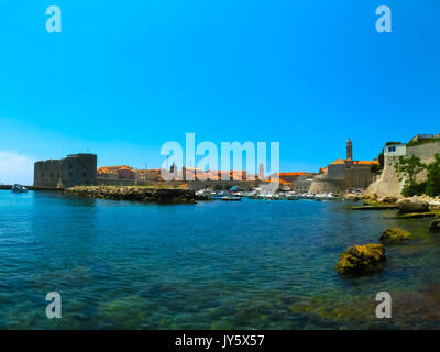 Blick durch die Festung und Marina in der Altstadt Stockfoto