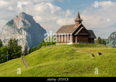 Typische Schweizer Landschaft. Blick auf grosser Mythen von Stoos Dorf Stockfoto