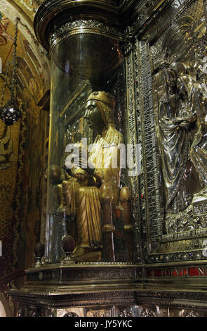 Schwarze Madonna. Jungfrau von Montserrat. La Moreneta. Montserrat. Innere der Benediktinerabtei. Santa Maria de Montserrat. In der Nähe von Barcelona, Katalonien Spanien Stockfoto