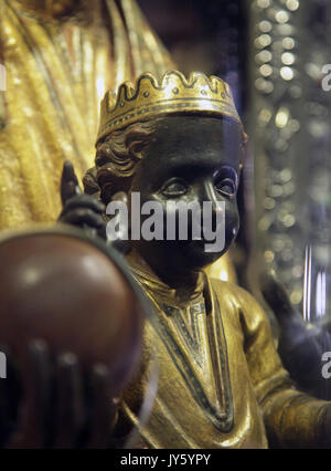 Schwarze Madonna. Jungfrau von Montserrat. La Moreneta. Montserrat. Innere der Benediktinerabtei. Santa Maria de Montserrat. In der Nähe von Barcelona, Katalonien Spanien Stockfoto