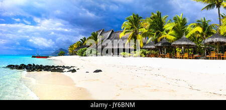 Tropischen Luxus Urlaub. Wunderschöne weiße Sandstrände von Mauritius Stockfoto