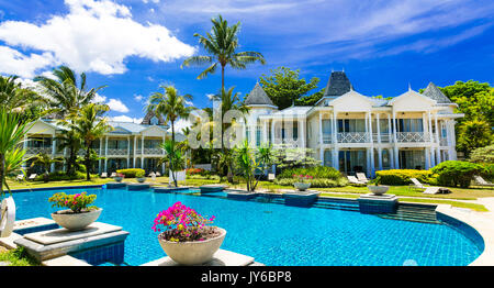 Wunderschöne Spa mit Pool in einem tropischen Insel schwimmen Mauritius Stockfoto