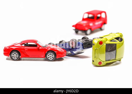 Auto Crash mit Spielzeugautos Stockfoto