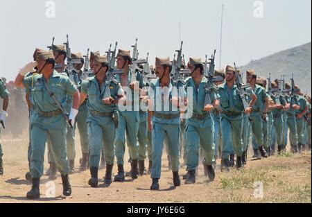 Soldaten der "Tercio', die Spanische Fremdenlegion (Legion Extranjera) während der NATO-Übungen an CapoTeulada (Sardinien, Italien) Stockfoto