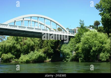 Brücke über den Waikato River, in der Nähe von Hamilton, Neuseeland Stockfoto