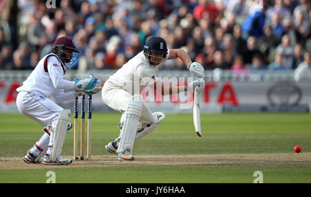 England's Jonny Bairstow Fledermäuse in Tag zwei des ersten Investec Testspiel bei Edgbaston, Birmingham. Stockfoto