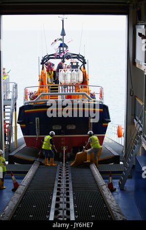 Moelfre Lifeboat Launch, Stockfoto