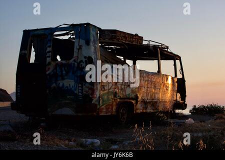 Graffiti Camper Sonnenuntergang Ansicht Nordzypern Stockfoto