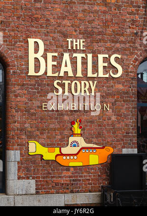 Der Eingang zur Beatles-Geschichte. Die Ausstellung im Albert Dock in Liverpool ist der Rockband The Beatles aus den 1960er Jahren gewidmet. Stockfoto