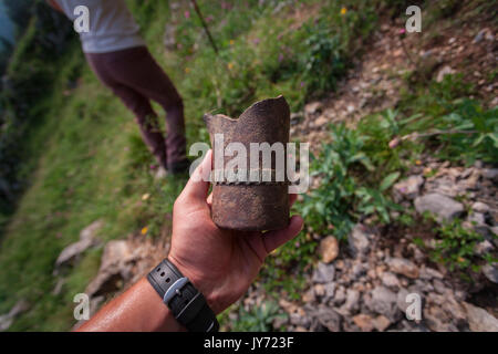 Kleiner Kamerad, Italien. Eine österreichische Granate Stück Stockfoto