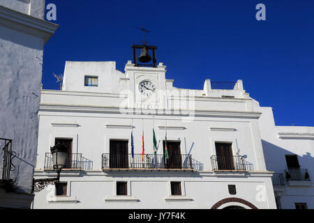 Rathaus Rathaus im traditionellen weiß getünchten Gebäuden in Vejer De La Frontera, Provinz Cadiz, Spanien Stockfoto