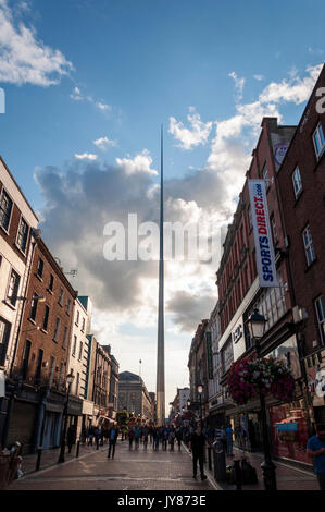 Der Turm von Dublin, alternativ mit dem Titel das Denkmal von Licht, ist eine grosse, Edelstahl, Pin-wie Monument, das 120 Meter in der Höhe, auf der s Stockfoto