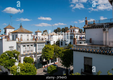 Die Skyline von Heliopolis, einer Wohngegend von Sevilla, dessen Name bedeutet Stadt der Sonne in Griechisch, mit seinen Häusern im andalusischen Stil erbaut Stockfoto