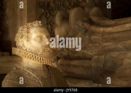 Ein Detail eines kunstvoll geschnitzten alabaster Büste, die Bestandteil des Kelway Monumnent in der Kirche von St. Peter und St. Paul, Exton, Rutland, England. Stockfoto