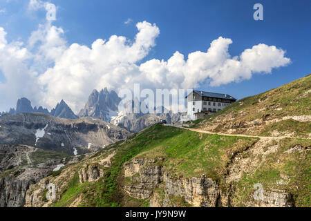 Panoramablick auf Cadini di Auronzo und Misurina Zuflucht. Venetien Sextner Dolomiten Italien Europa Stockfoto