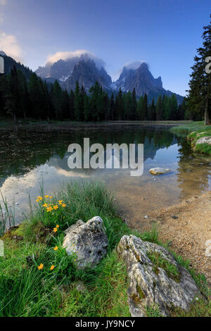 Cadini di Misurina Gruppe ist im See Antorno wider. Auronzo des Cadore Veneto Sextner Dolomiten Italien Europa Stockfoto