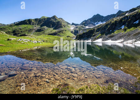 Sommer Blick auf Seen und Tartano Porcile Tal Bergamasker Alpen Lombardei Italien Europa Stockfoto