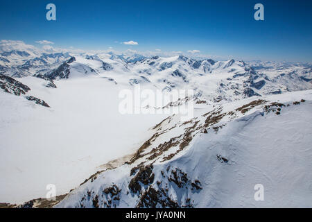 Luftaufnahme von Forni Gletscher und den Monte Vioz Valtellina Lombardei Italien Europa Stockfoto