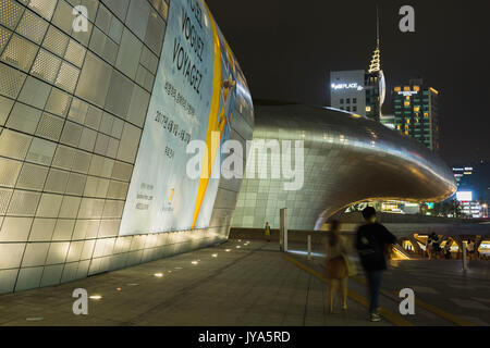 Dondaemun Design Plaza (DPP) ist ein design-orientierte multi purpose Hall, eröffnet im Jahr 2014. Stockfoto