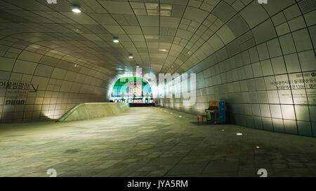 Dondaemun Design Plaza (DPP) ist ein design-orientierte multi purpose Hall, eröffnet im Jahr 2014. Stockfoto