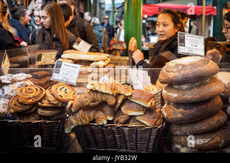 Bäckerei in der Borough Market Stall. London (UK). Querformat. Stockfoto